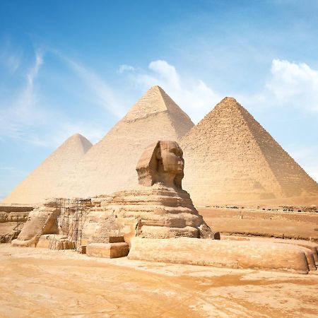 Pyramids Home Guest House Kafrat al Jabal Bagian luar foto