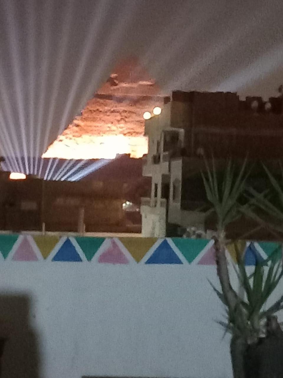 Pyramids Home Guest House Kafrat al Jabal Bagian luar foto