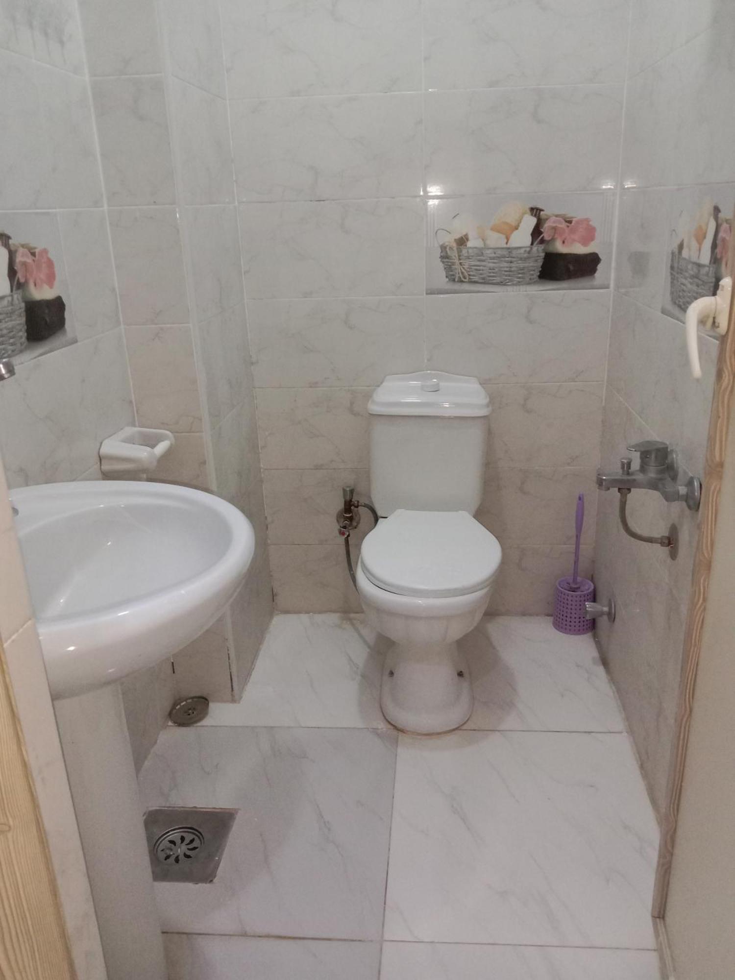 Pyramids Home Guest House Kafrat al Jabal Bagian luar foto