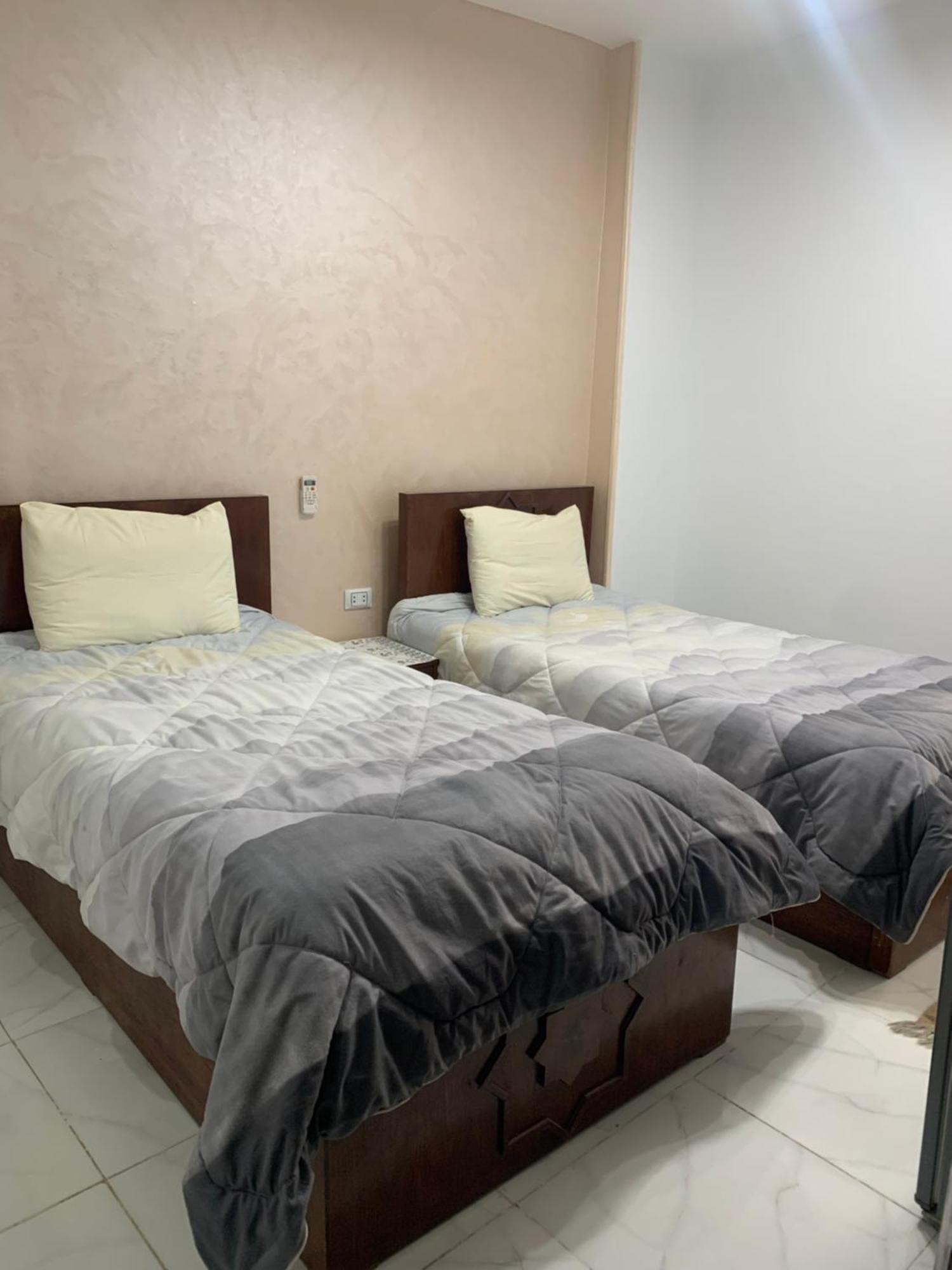 Pyramids Home Guest House Kafrat al Jabal Bagian luar foto